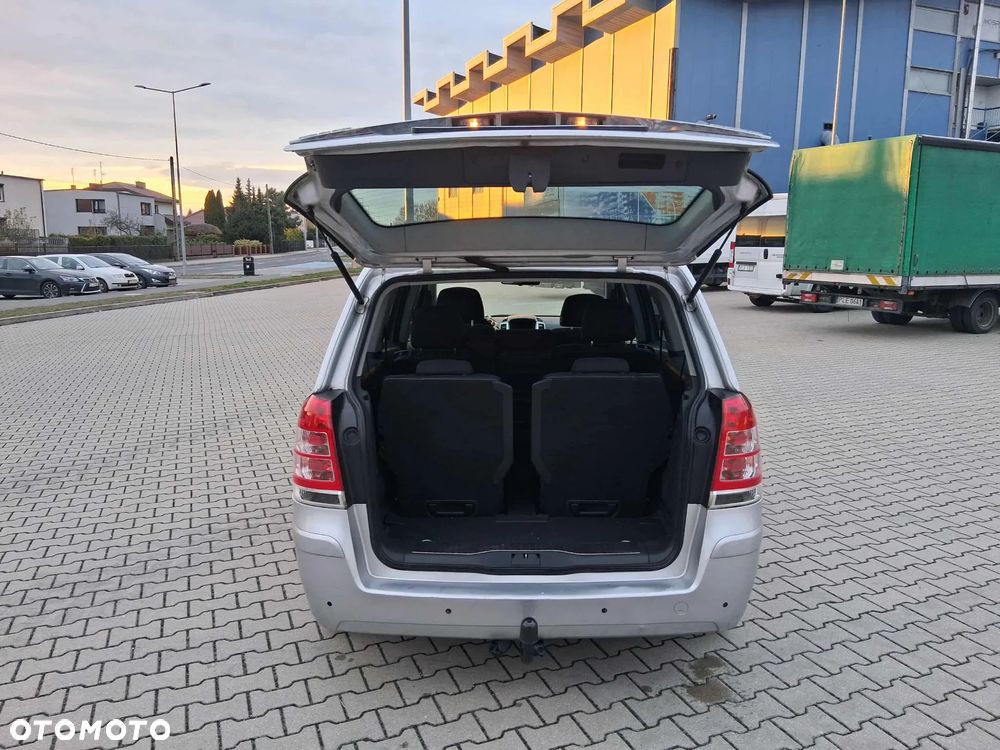 Opel Zafira 1.6 - 11