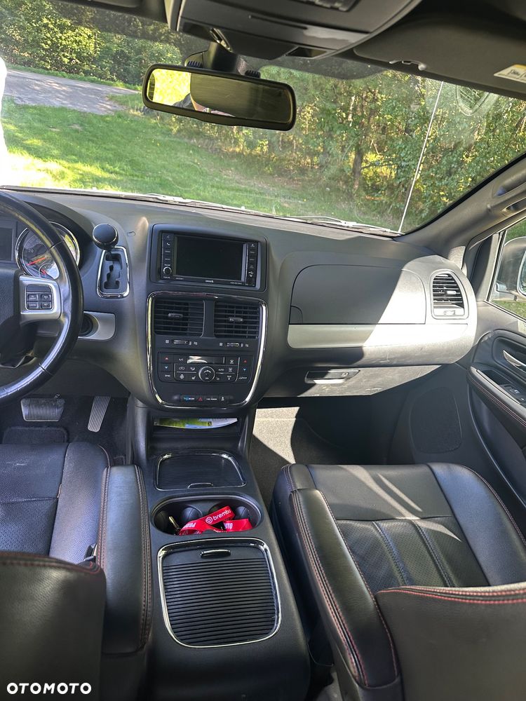 Dodge Grand Caravan 3.6 R/T - 12