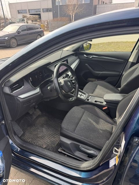 Skoda Octavia 2.0 TDI SCR 4x4 Style DSG - 9