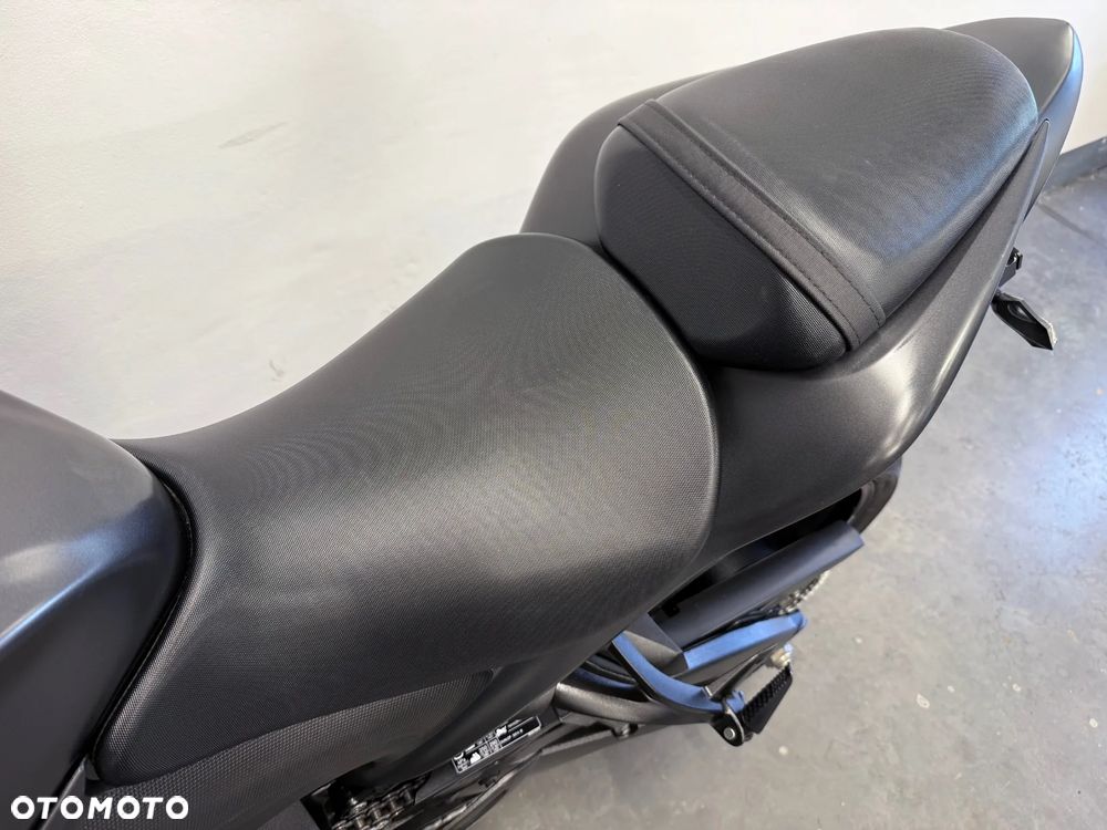 Suzuki GSX - 24