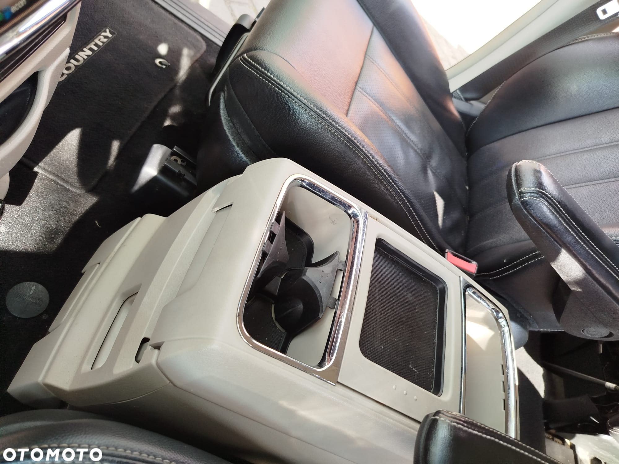 Chrysler Town & Country 3.6 Limited - 17
