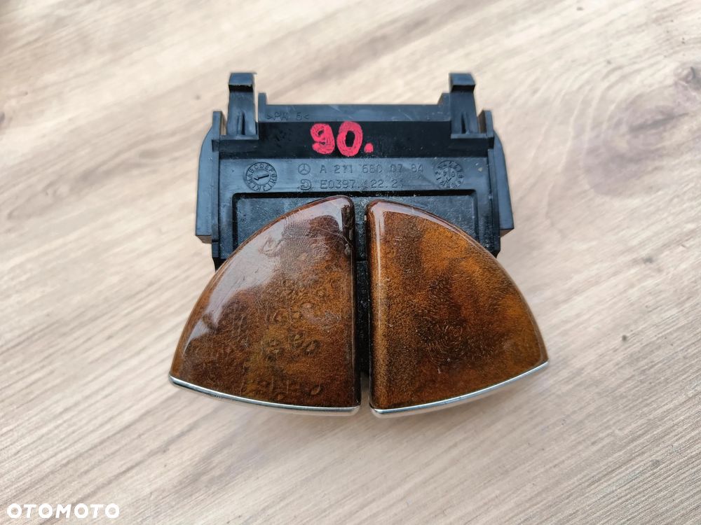 MERCEDES W211 UCHWYT ZAMEK PODŁOKIETNIKA ELEGANCE - 1