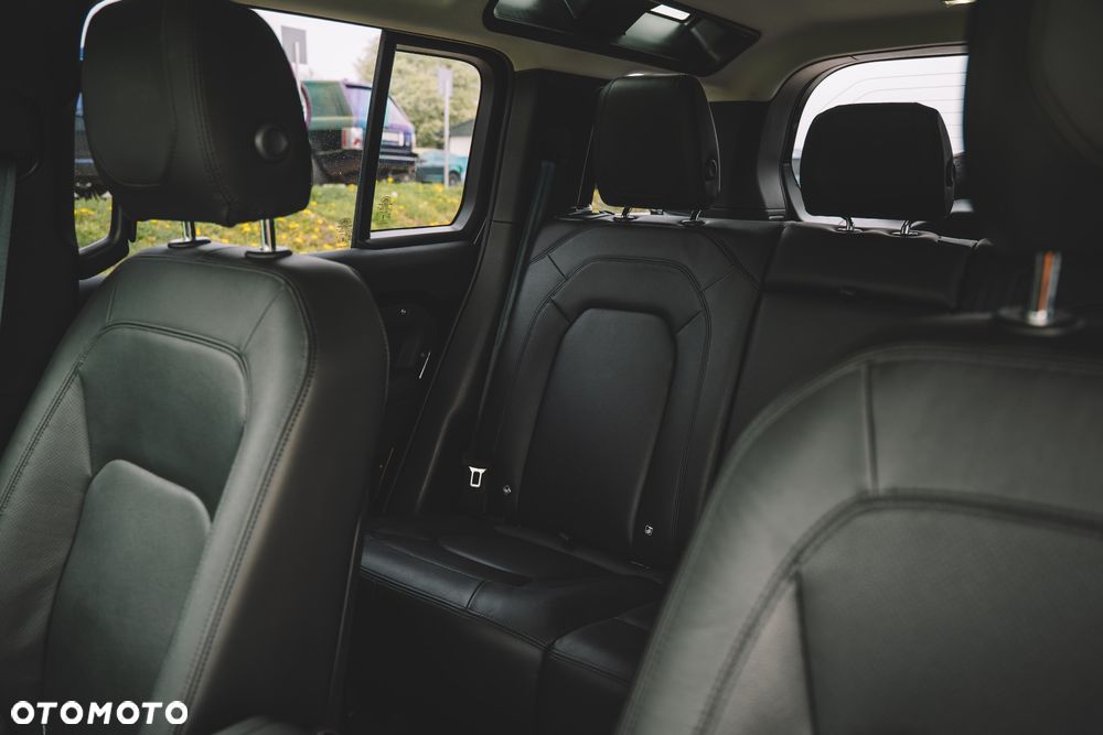 Land Rover Defender 3.0 D300 mHEV SE - 23