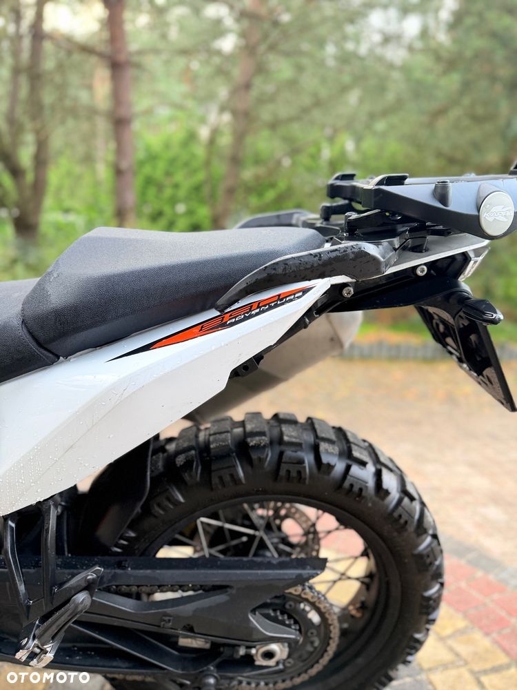 KTM Adventure 890 - 10