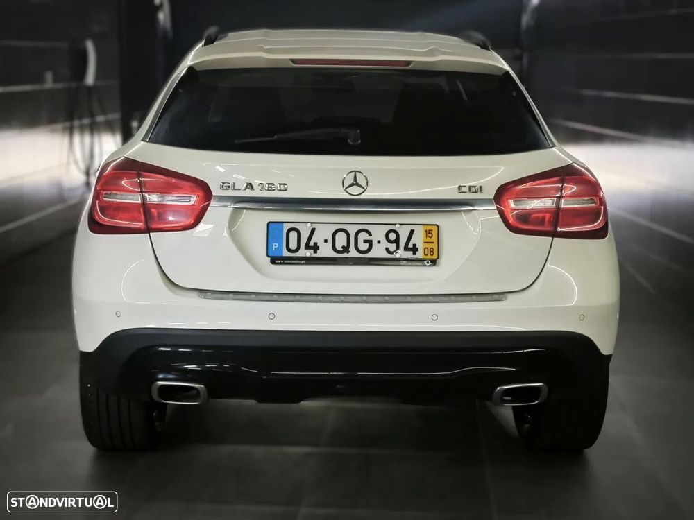 Mercedes-Benz GLA 180 CDI Urban - 11