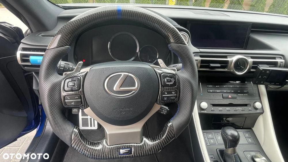 Lexus RC F Carbon - 17