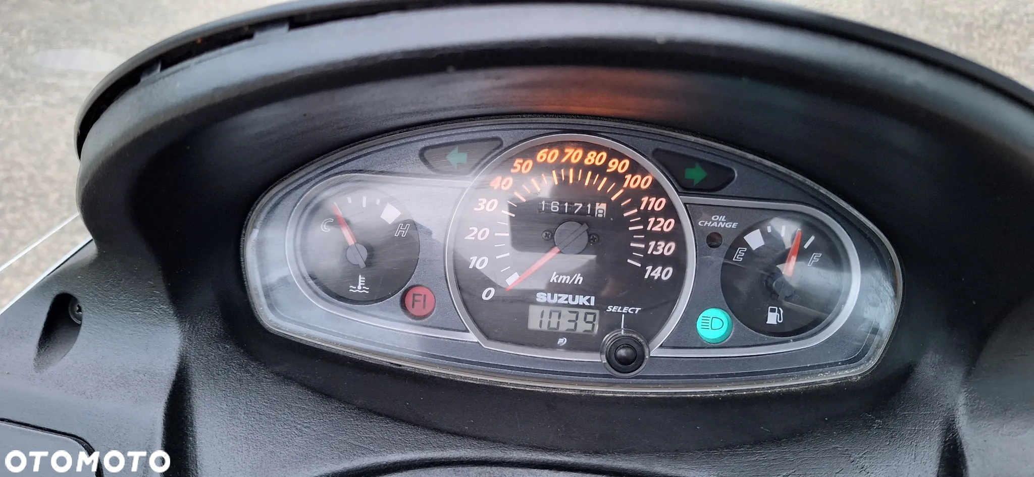 Suzuki Burgman - 21