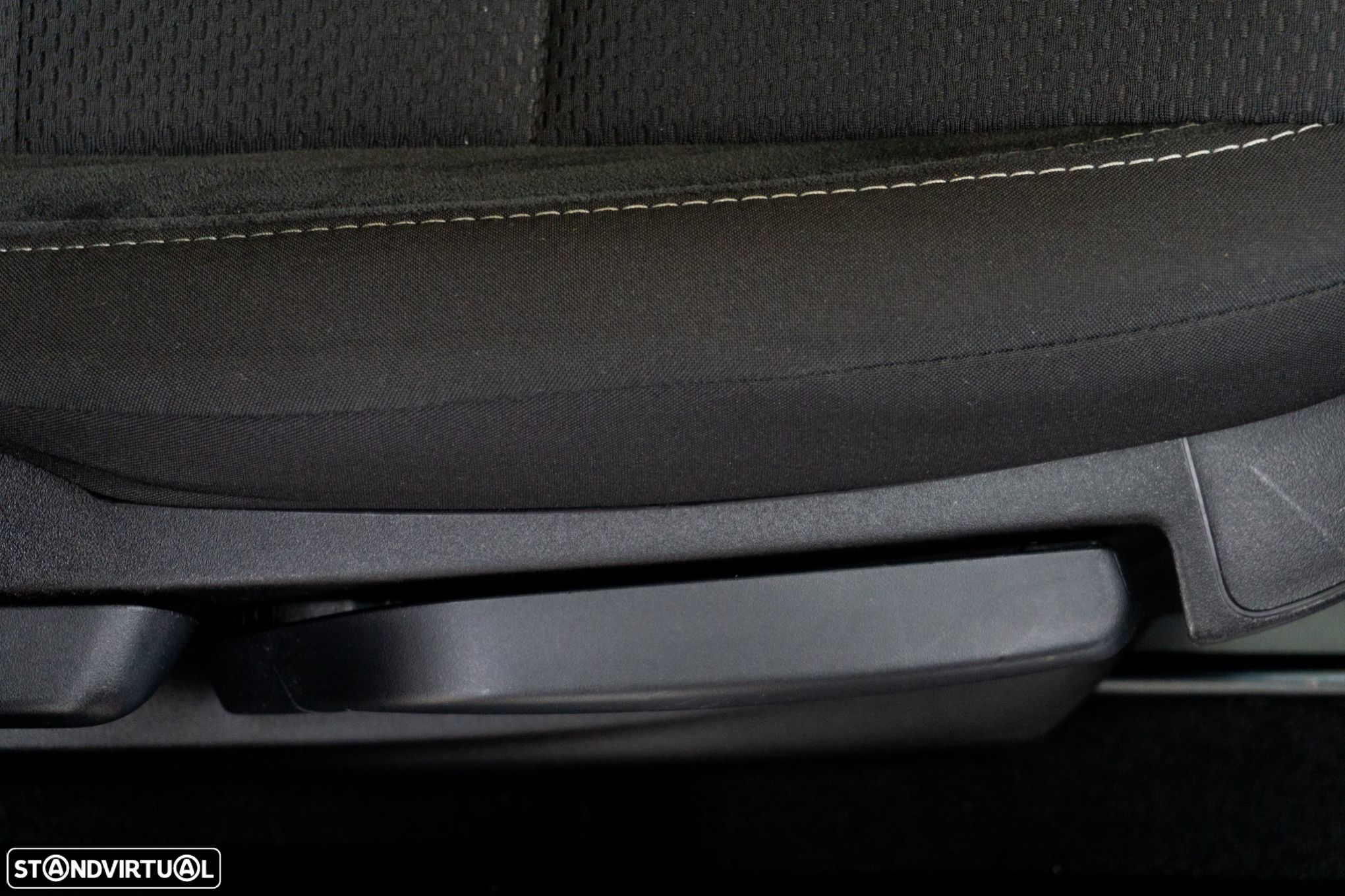 Fiat Tipo 1.6 M-Jet Lounge DCT - 32