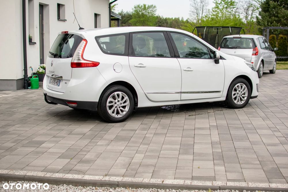 Renault Grand Scenic - 11