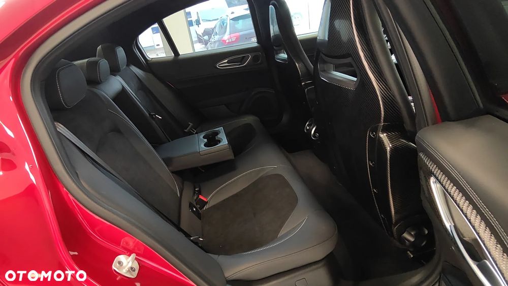 Alfa Romeo Giulia 2.9 Bi Turbo V6 Quadrifoglio - 25