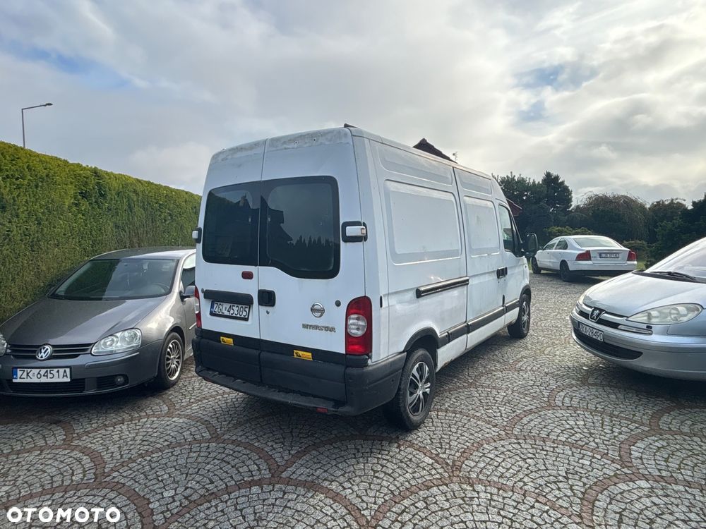 Nissan Interstar - 3