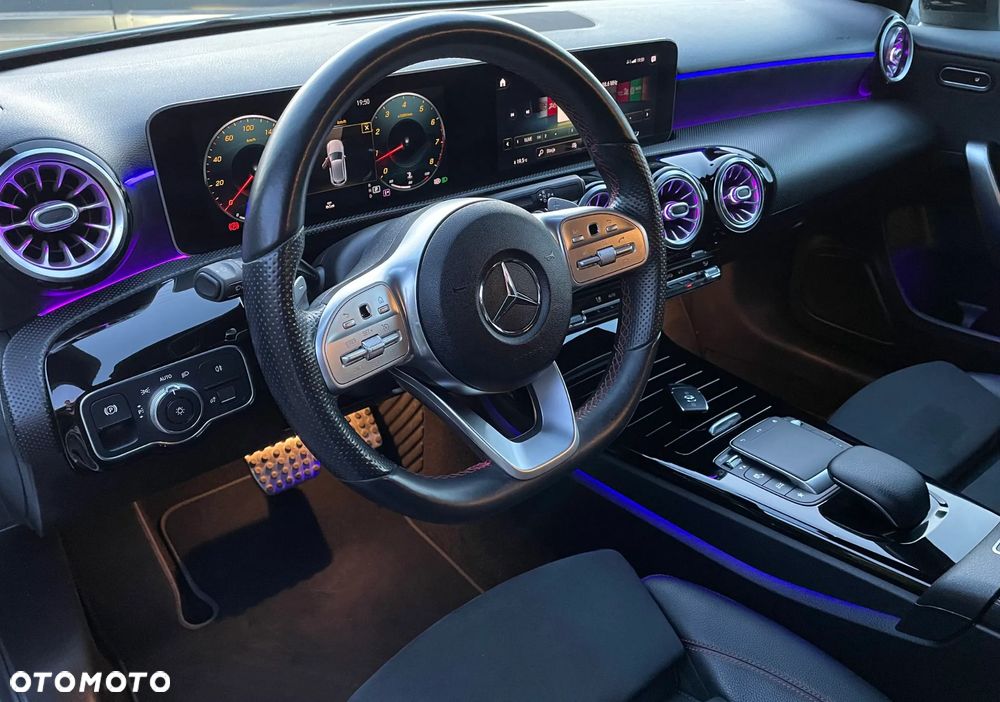 Mercedes-Benz Klasa A 250 7G-DCT AMG Line - 13