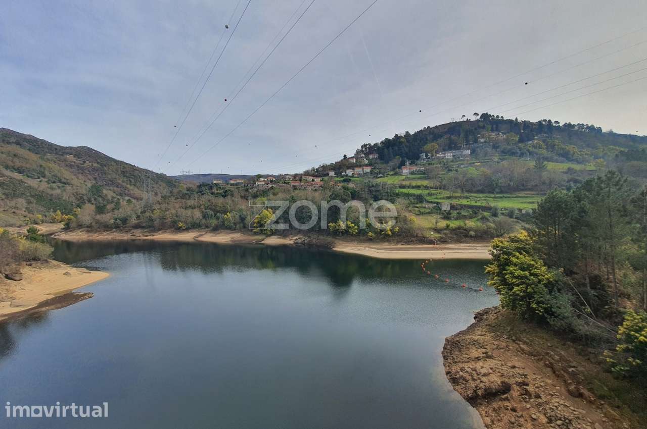 Terreno rústico c/1050m2 junto à barragem de Salamonde - Grande imagem: 2/15
