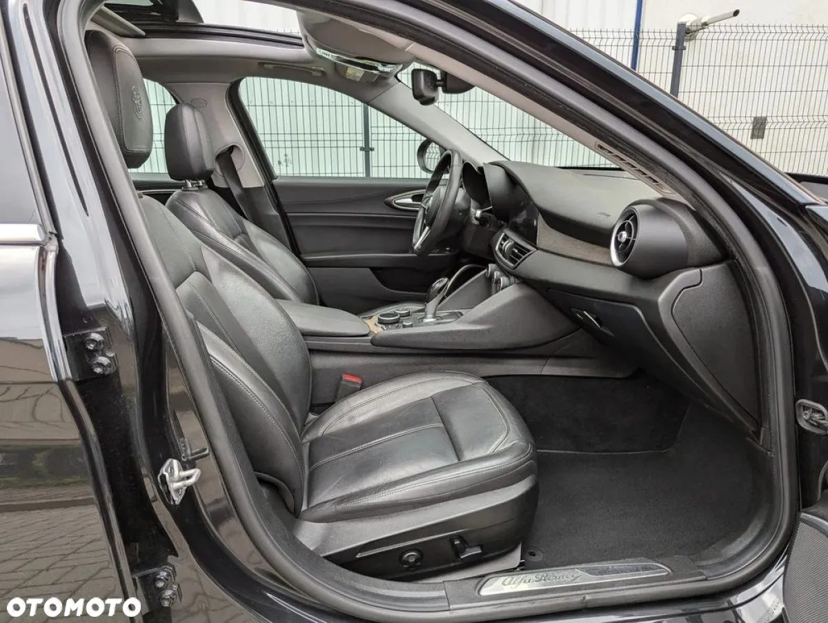 Alfa Romeo Giulia 2.0 Turbo TI Q4 - 15