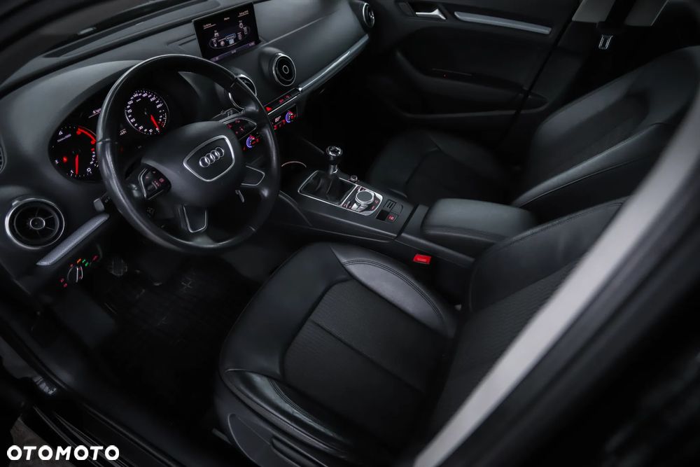 Audi A3 Sportback 1.6 TDI Ambiente - 9