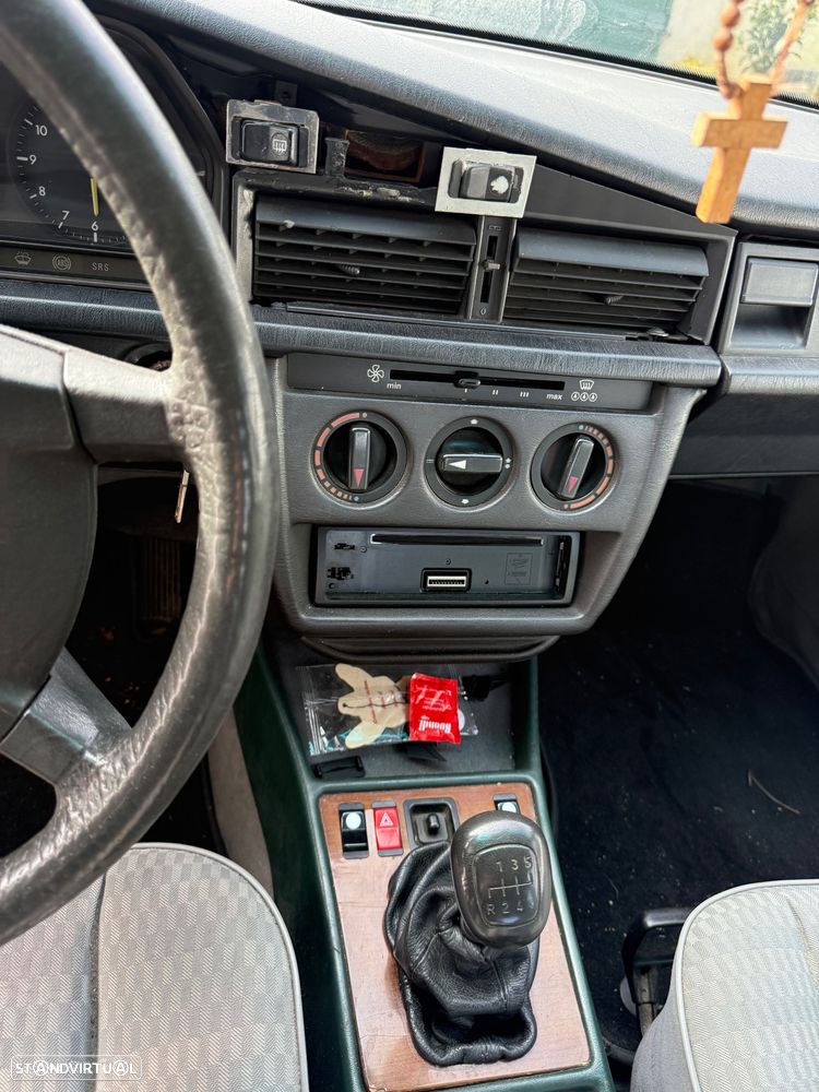 Mercedes-Benz W201 (1982-1993) 190 D 2.0 - 9