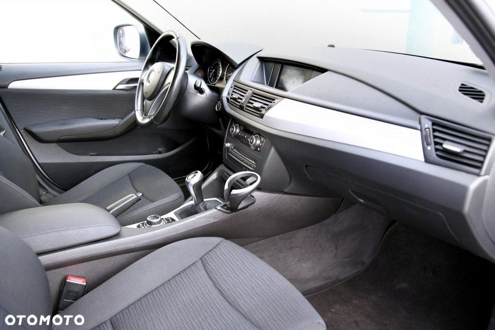 BMW X1 sDrive18i Sport Line - 10
