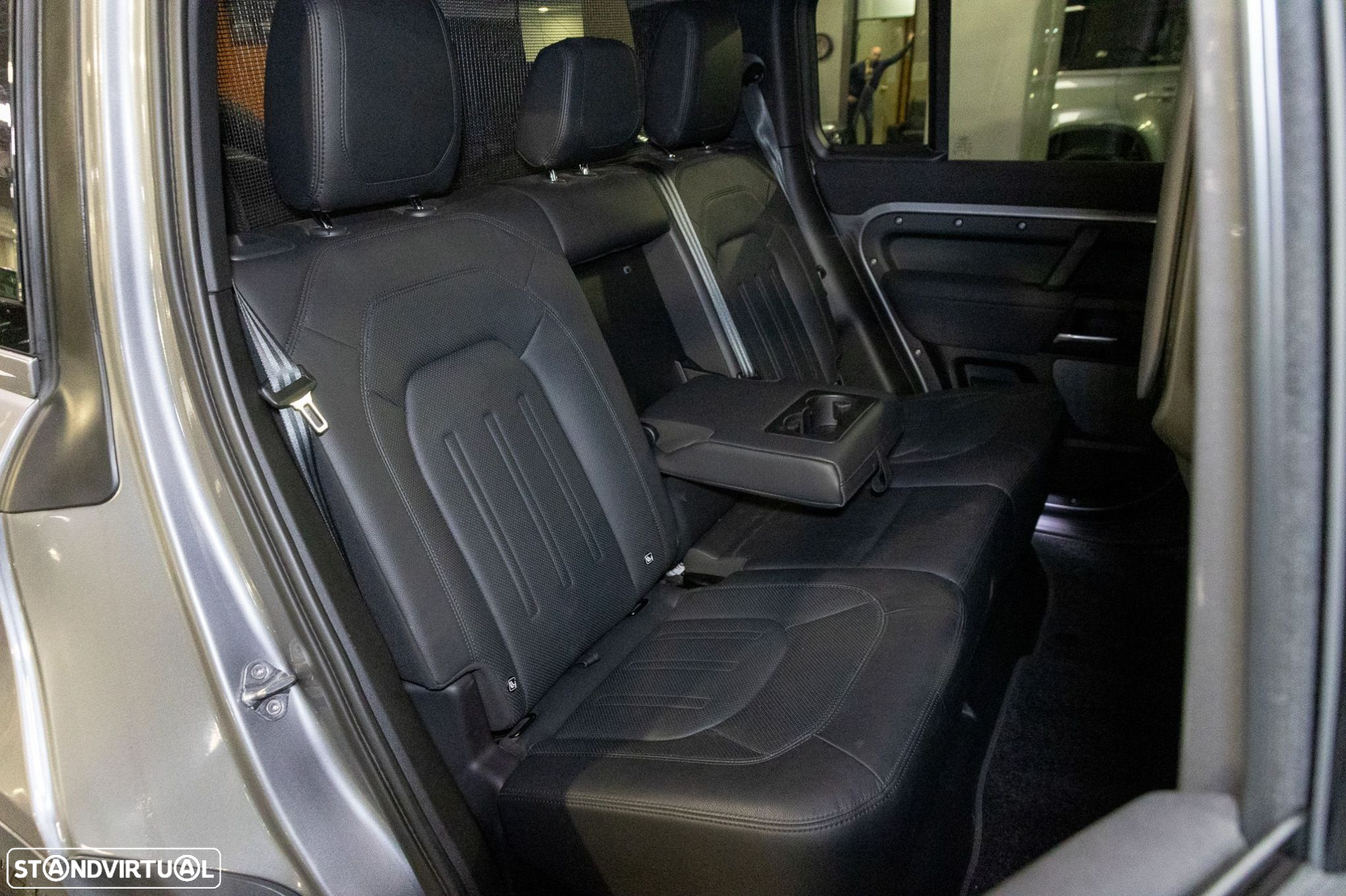 Land Rover Defender 3.0 D250 110 AWD X-Dynamic HSE - 48
