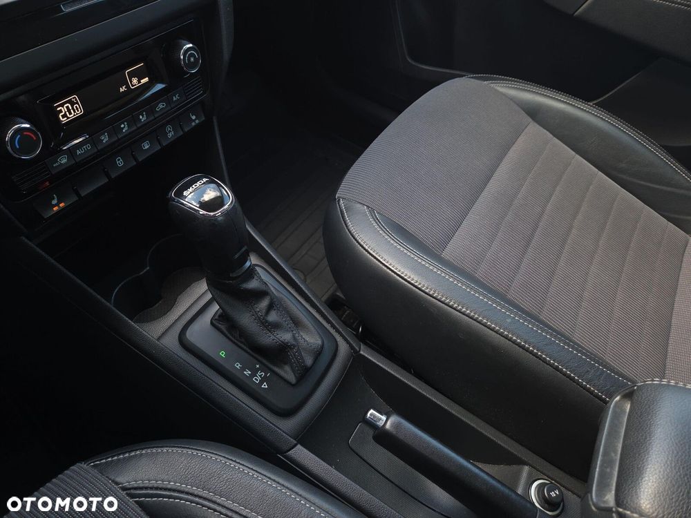 Skoda RAPID 1.0 TSI Style DSG - 13