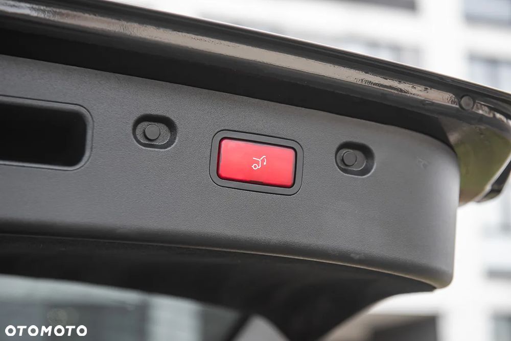 Mercedes-Benz Klasa E 320 CDI 4-Matic Avantgarde - 31