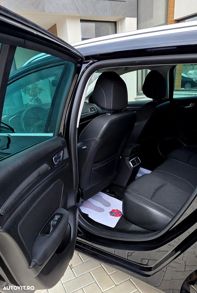 Renault Megane TCe 140 GPF LIMITED - 17