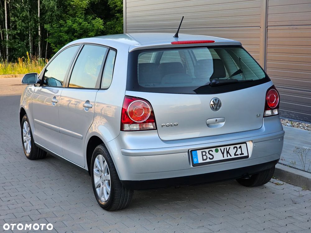 Volkswagen Polo 1.4 Highline - 12