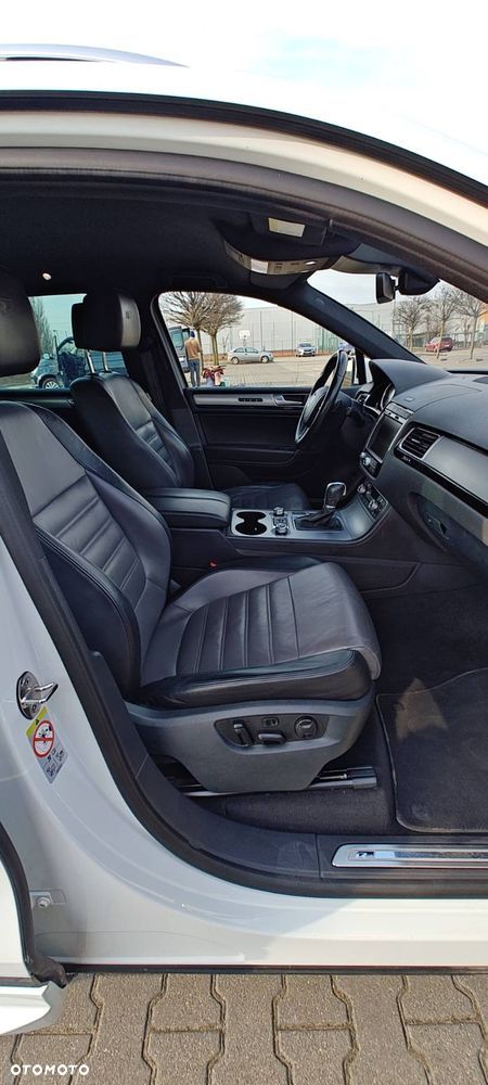 Volkswagen Touareg 3.0 V6 TDI BMT Perfectline R-Style - 12