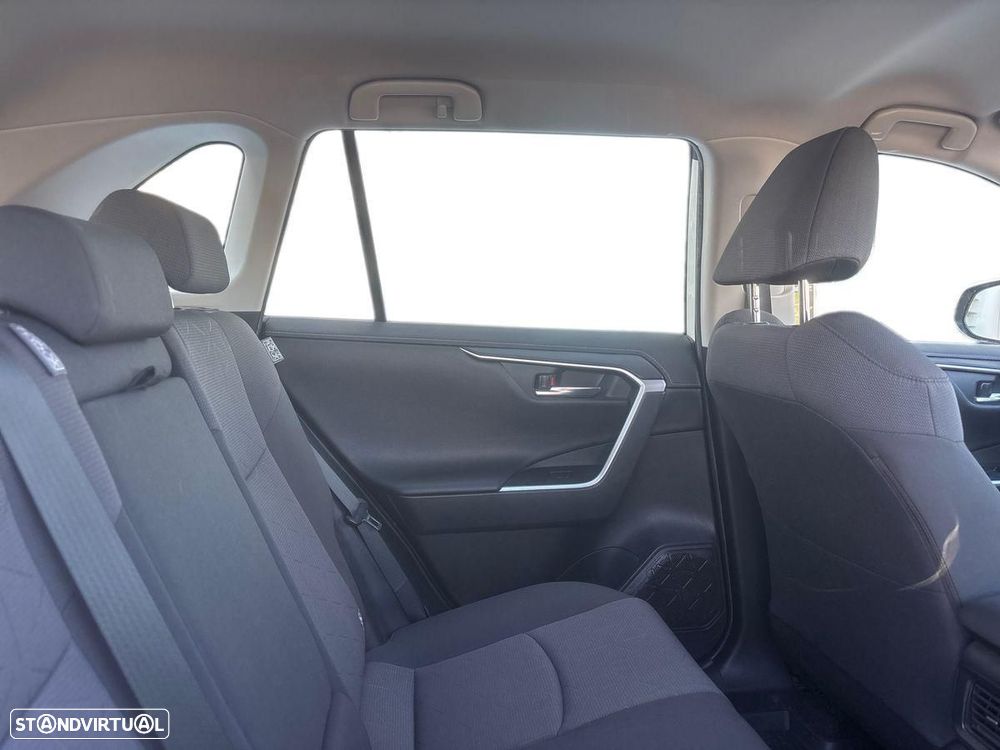 Toyota RAV4 - 8
