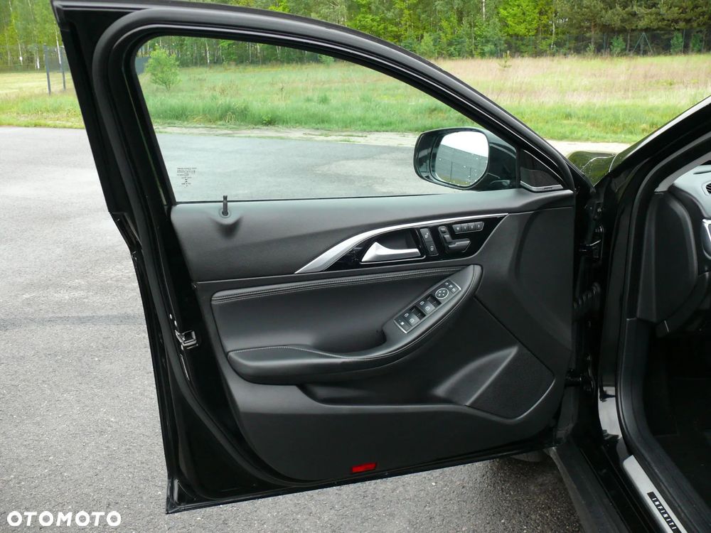Infiniti QX30 - 8