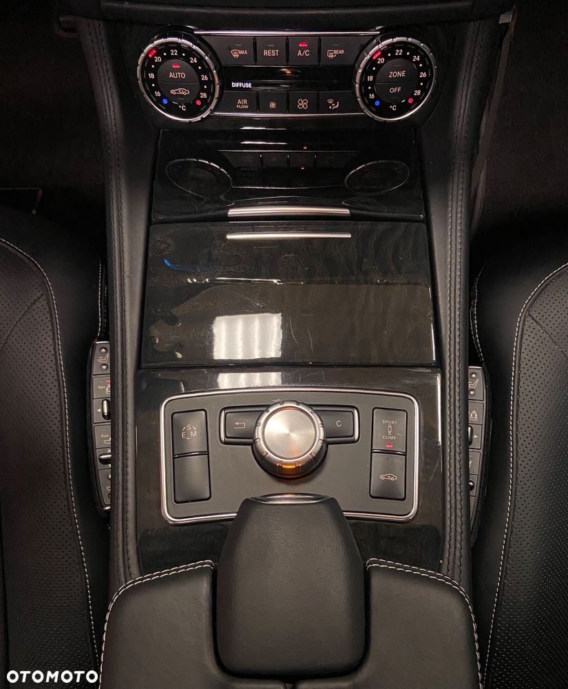 Mercedes-Benz CLS 500 4Matic 7G-TRONIC - 21