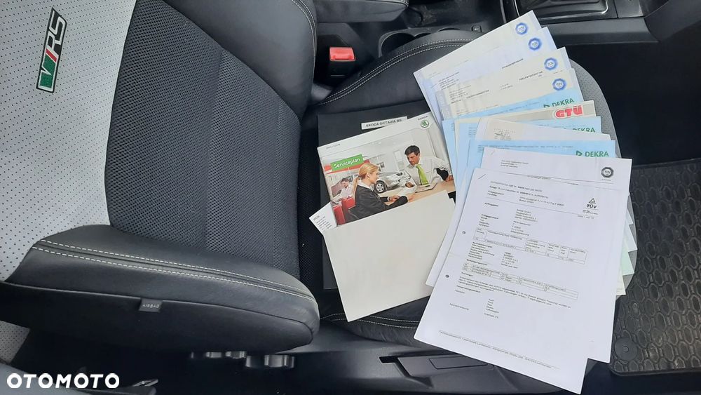 Skoda Octavia 2.0 TSI DSG RS - 26
