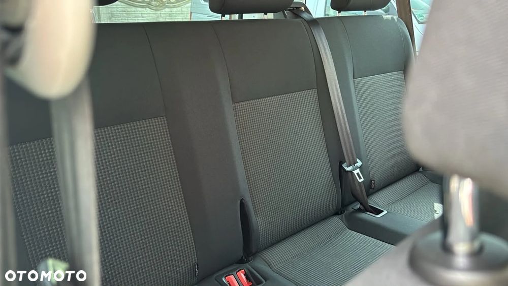 Volkswagen Transporter - 28