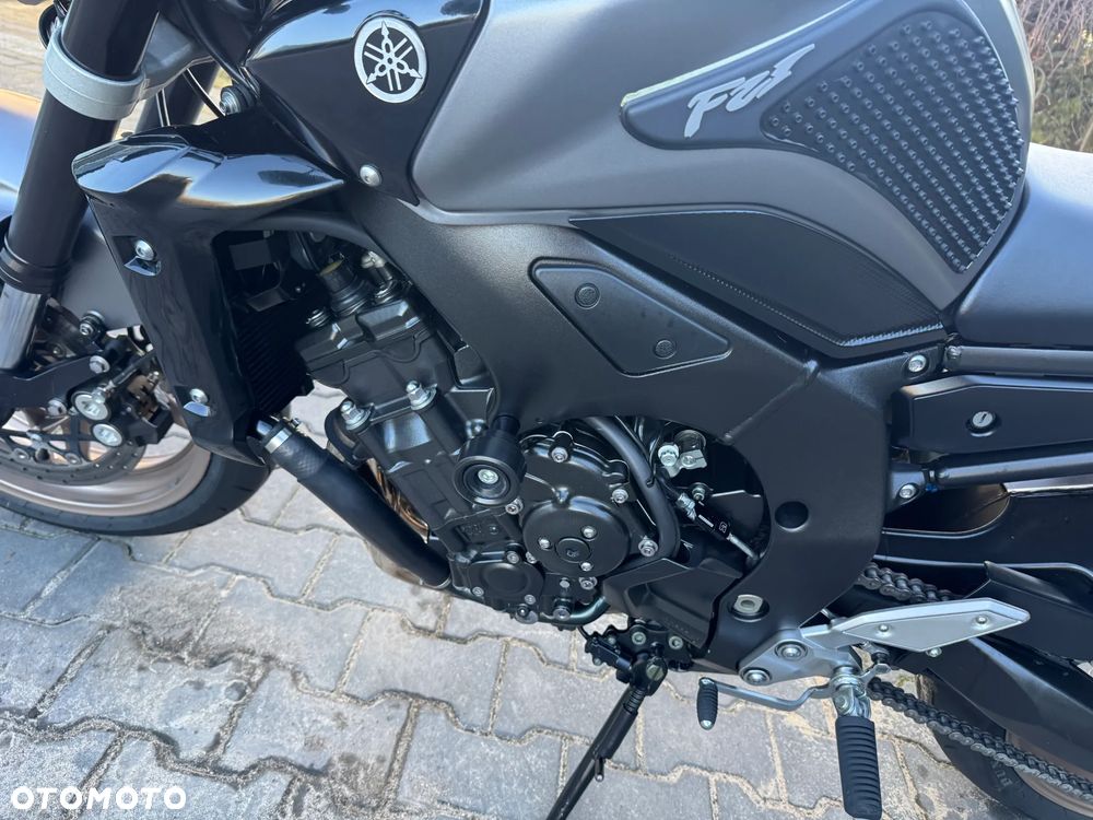 Yamaha FZ - 21
