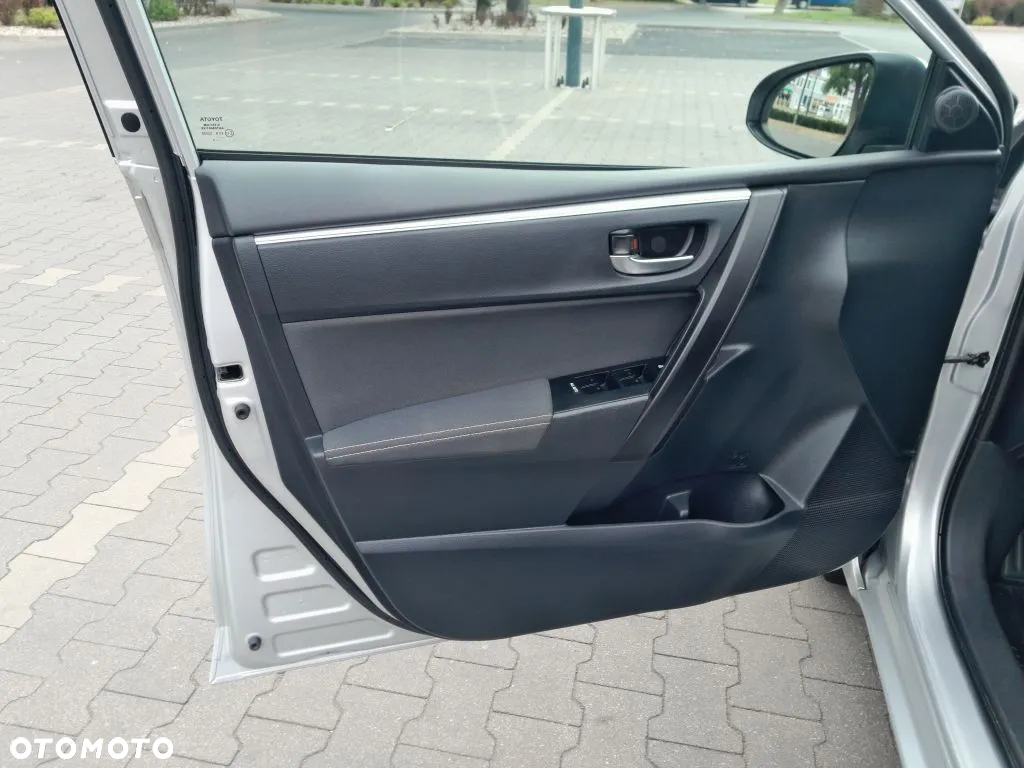 Toyota Corolla 1.6 Comfort - 19