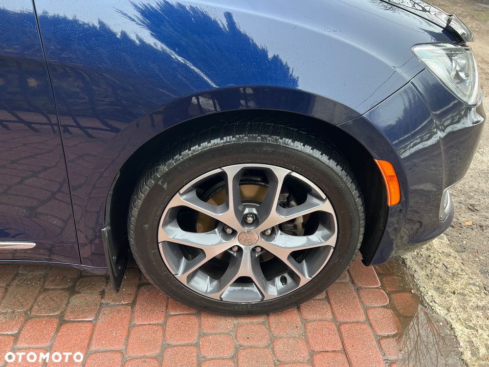 Chrysler Pacifica - 14