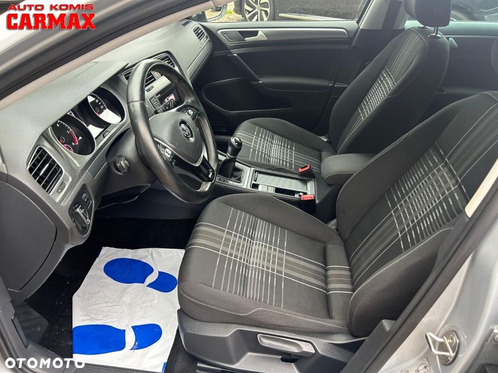 Volkswagen Golf - 27