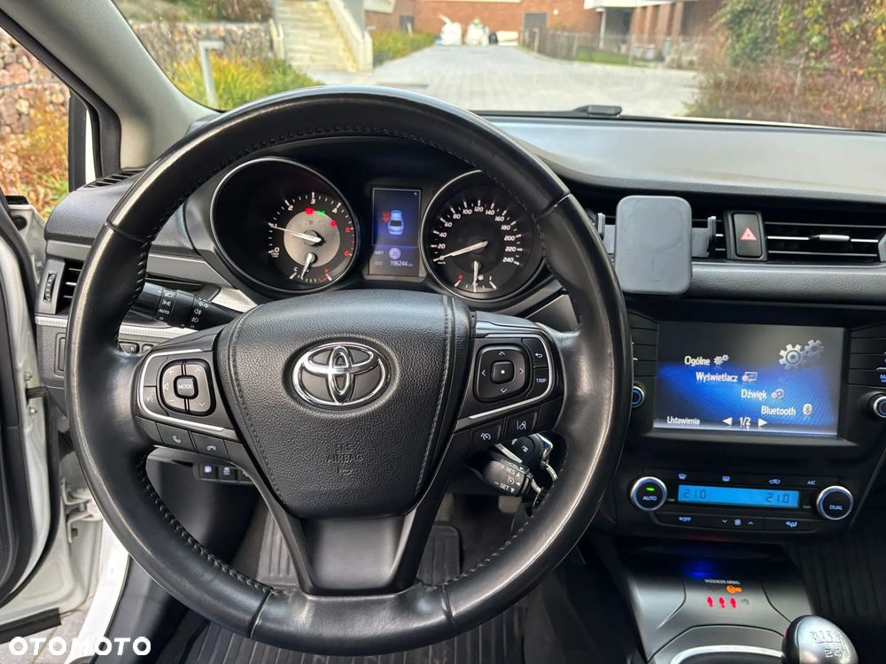 Toyota Avensis 2.0 D-4D Premium - 11