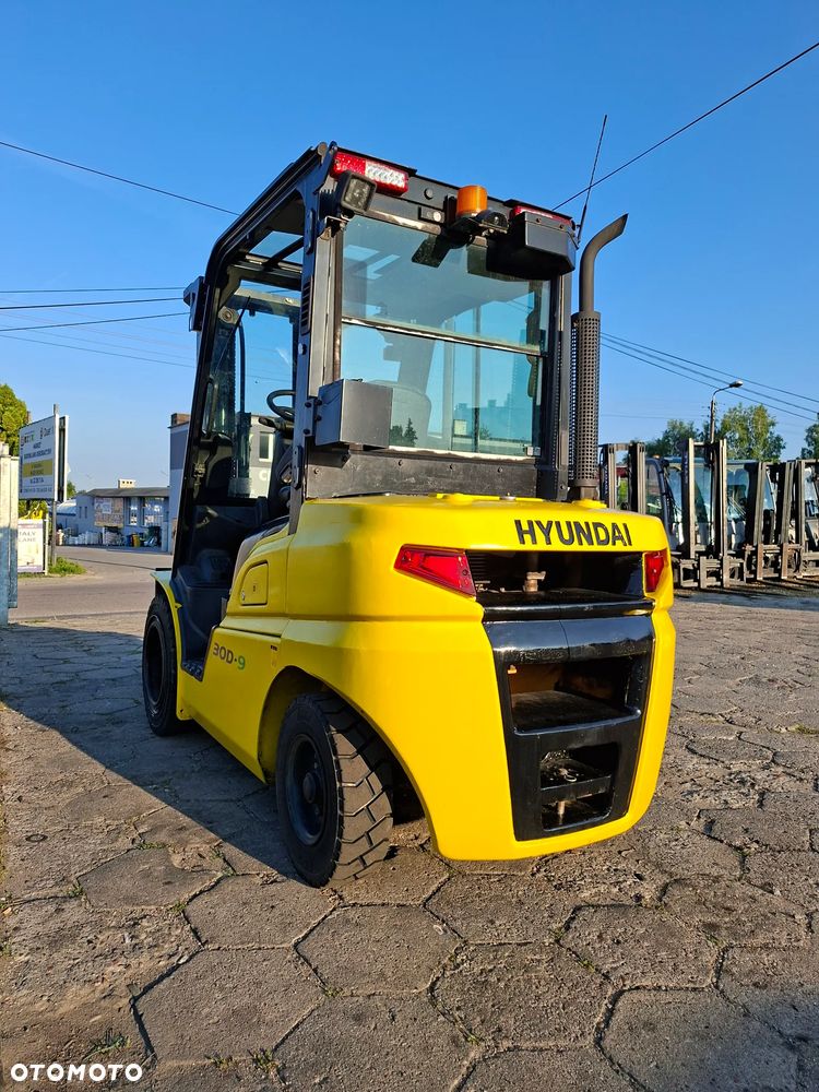 Hyundai 30D-9 - 1