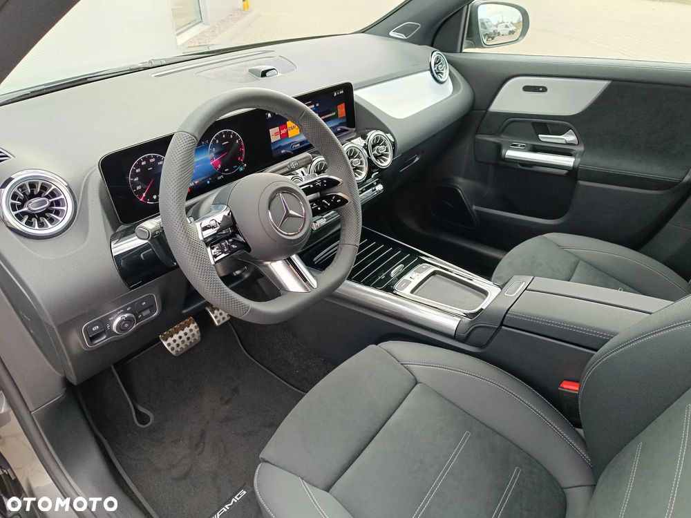 Mercedes-Benz GLA 220 mHEV 4-Matic AMG Line 8G-DCT - 4