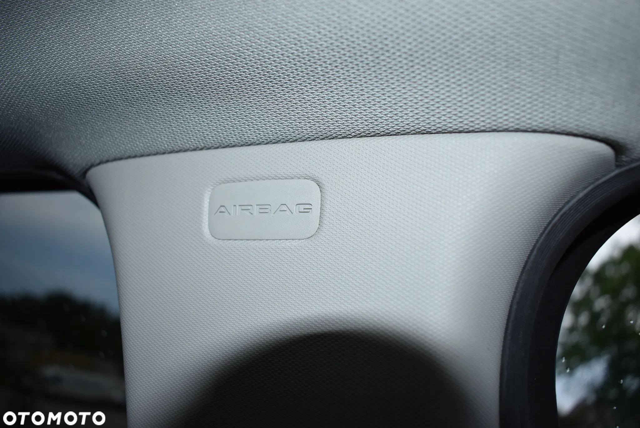 Jeep Grand Cherokee - 38