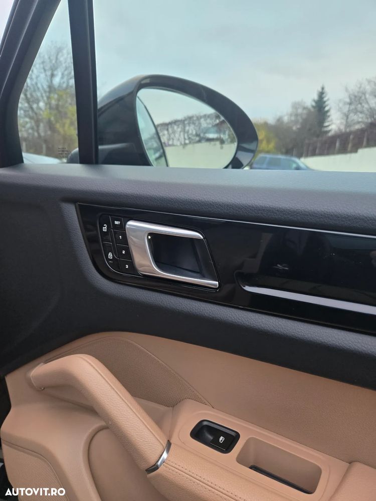 Porsche Cayenne Tiptronic S - 18
