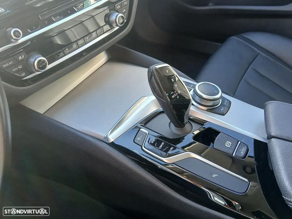 BMW 520 d Line Luxury Auto - 27
