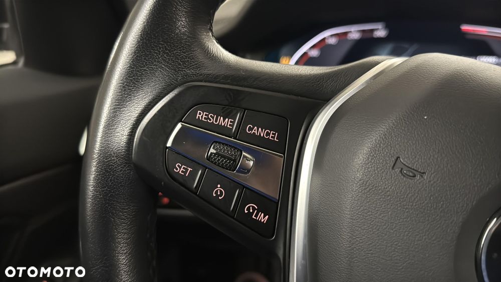 BMW Seria 3 318i - 26