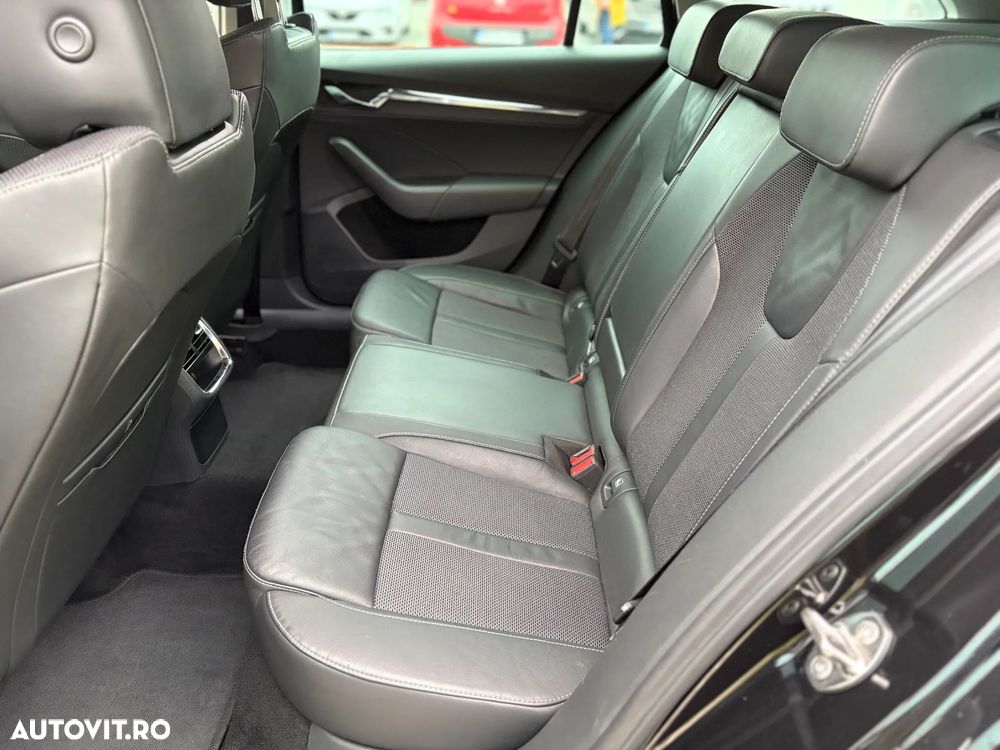 Skoda Octavia 2.0 TDI DSG Sportline - 14