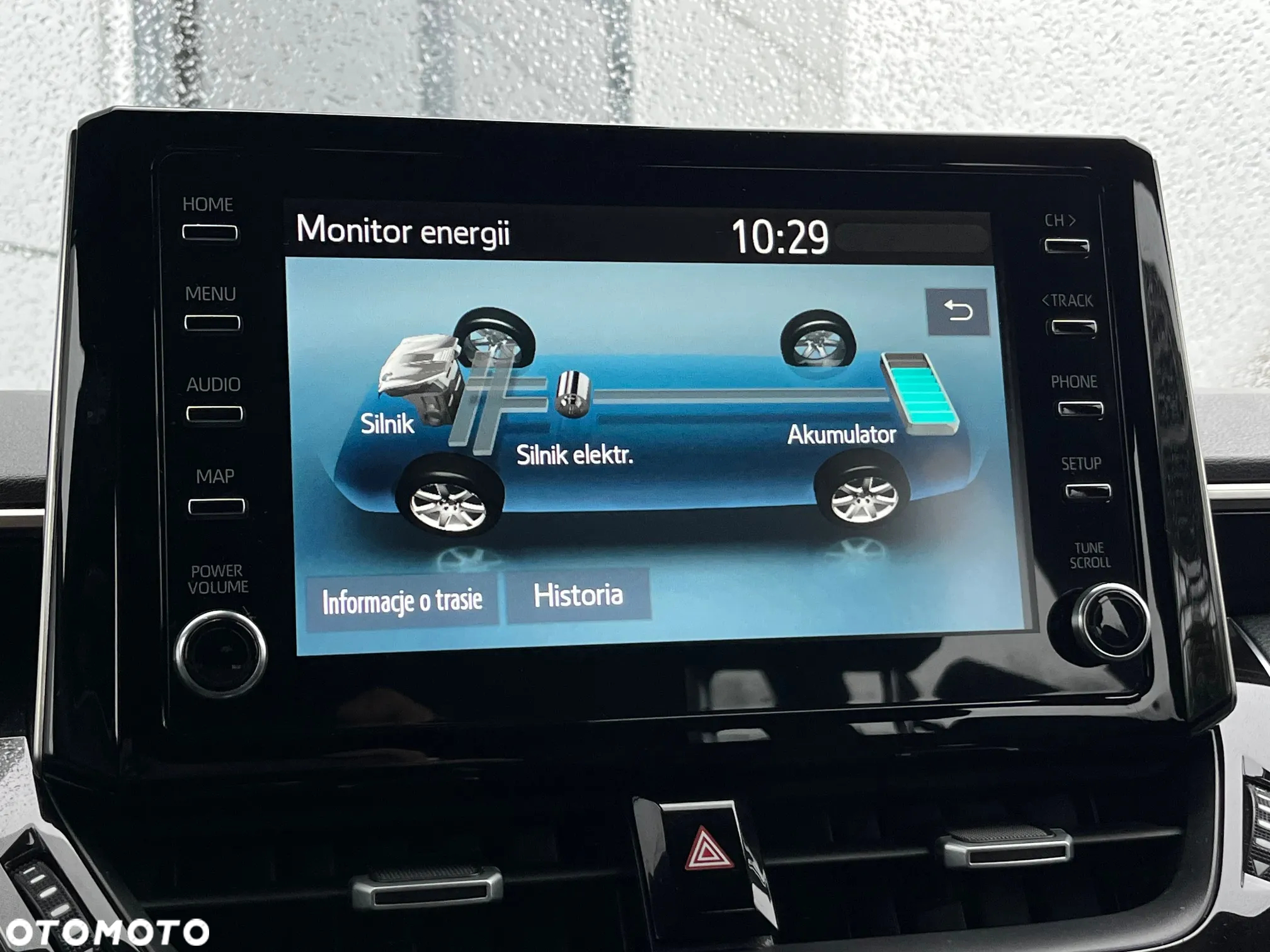 Toyota Corolla 1.8 Hybrid Comfort - 38