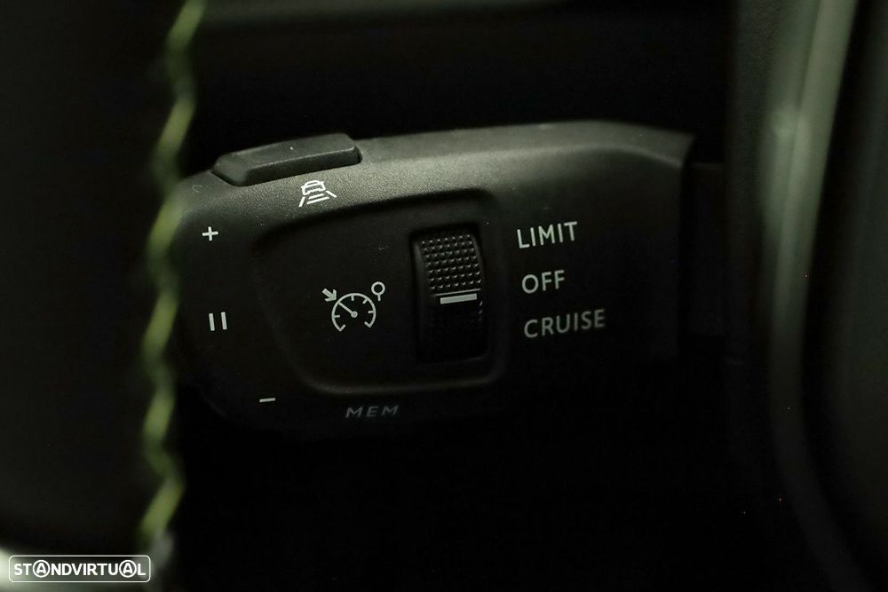 Peugeot e-2008 50 kWh GT - 19