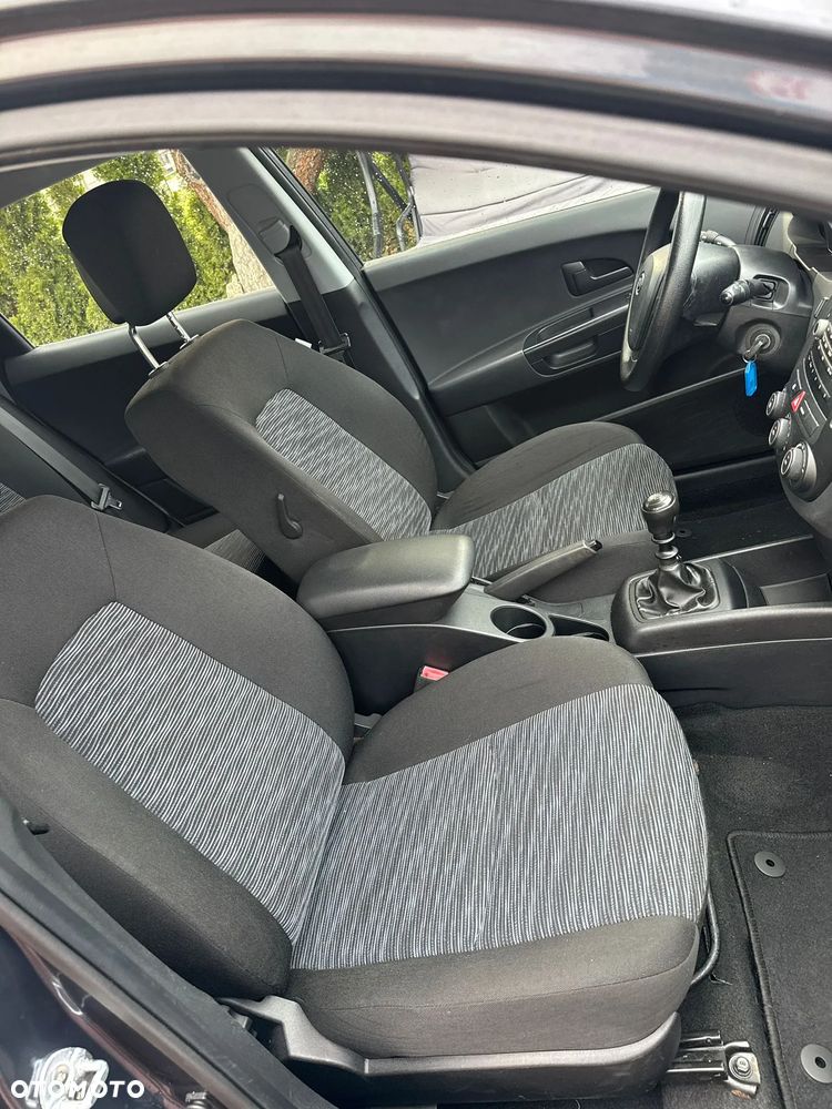 Kia Ceed - 21
