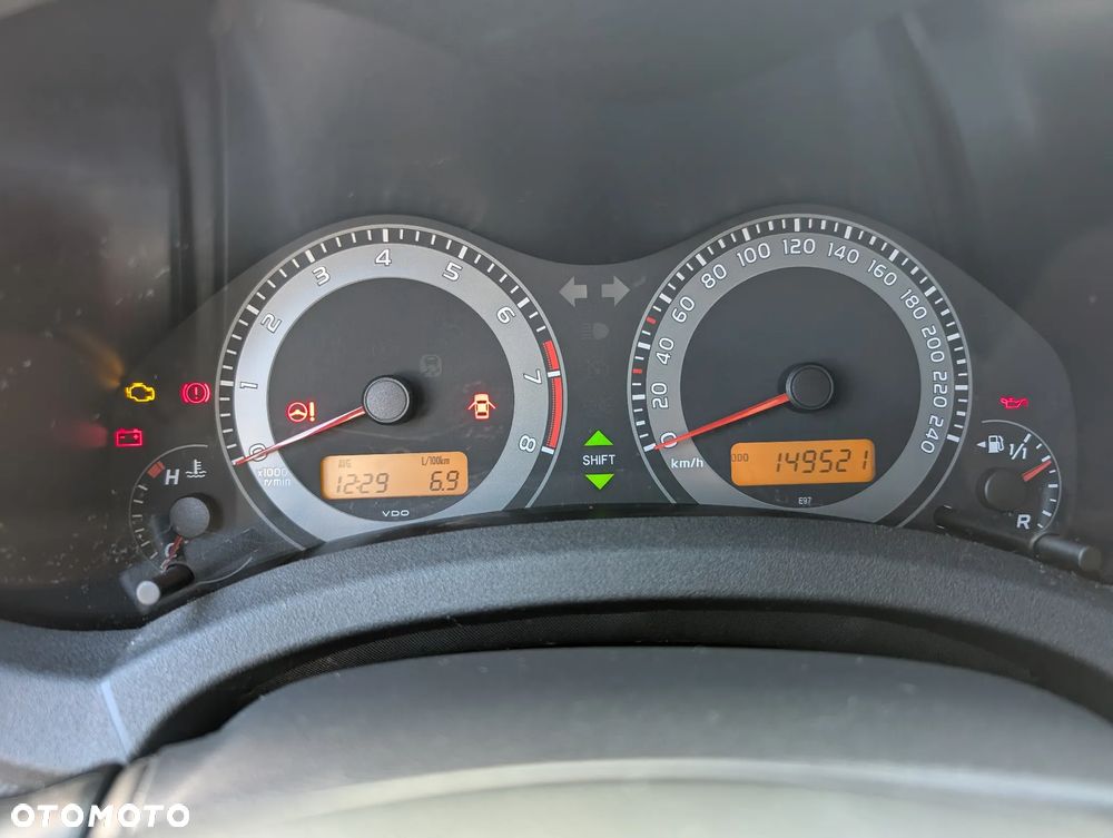 Toyota Auris 1.6 Premium + - 4