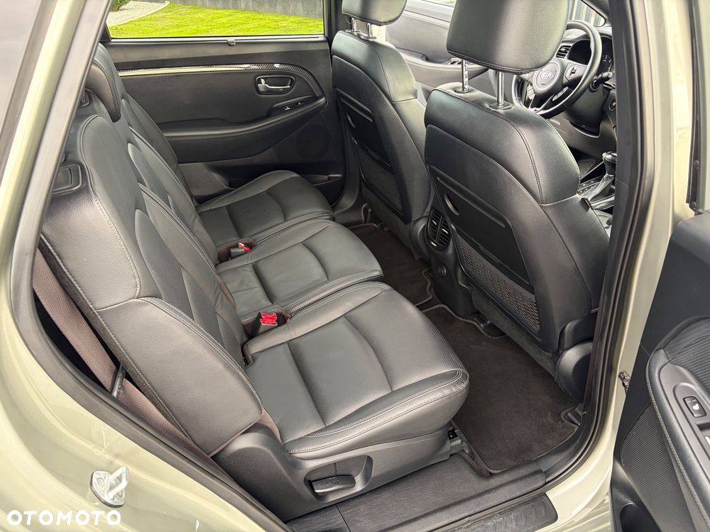 Kia Carens 1.7 CRDi Business Line 7os 7DCT - 32