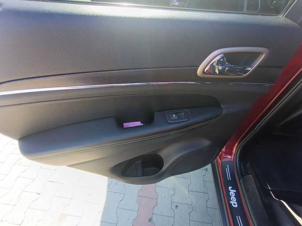 Jeep Grand Cherokee - 15